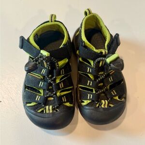 Keen Toddler Black and Green Sandal